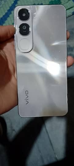 Vivo y200 8gb 256gb / only 10 days use hy beshak check kr lena