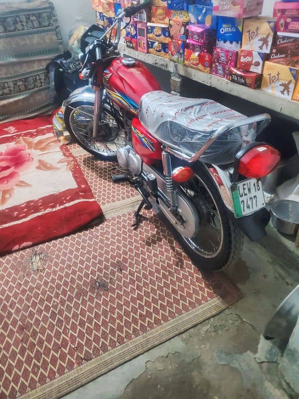 honda 125 for sale very good condation Lahore number 2