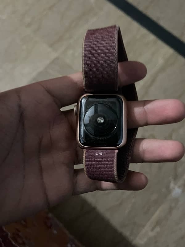 Apple watch SE 1 Gen 40MM 1