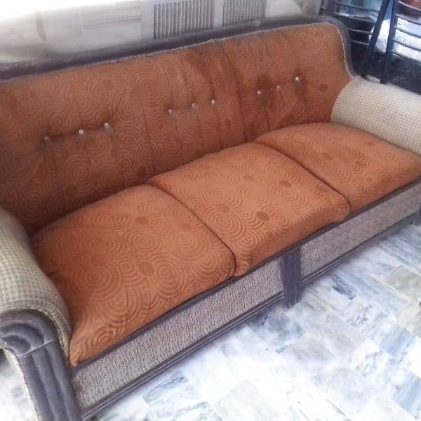 Sofa set 5 Seater very good condition Rs,8000 1