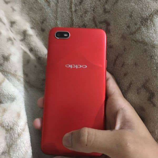 iphone 6s and oppo a1k 8