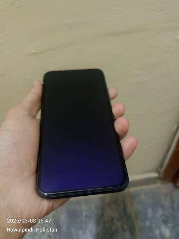 Iphone 11 pro max 512GB BH 87% non-pta (2 month sim working) 1