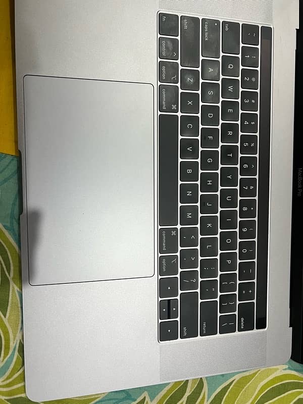 Apple MacBook pro corei9 2019 10/10 condition 1