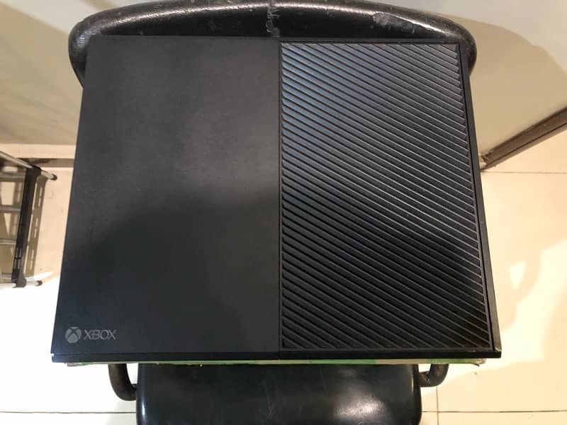 XBOX ONE 1TB (17+ GAMES) 2