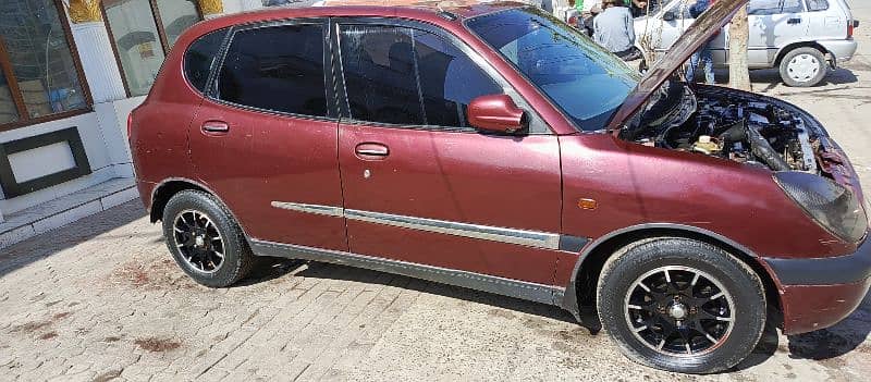 Toyota Duet 1000cc 6