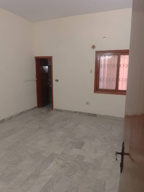 Beautiful 240yd 3bed dd beautiful portion ground floor jauhar block7 6