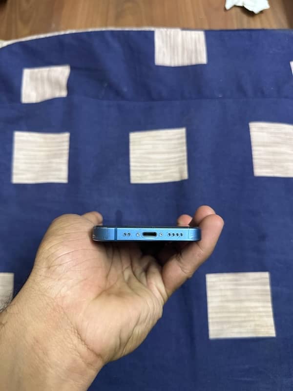 iPhone 13 mini 4