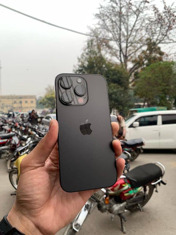 I phone 14 pro 128gb Factory unlock 1