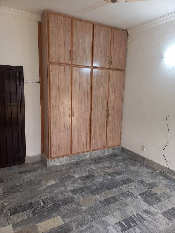 1 bed room with attach wash room kitchen for rent 1