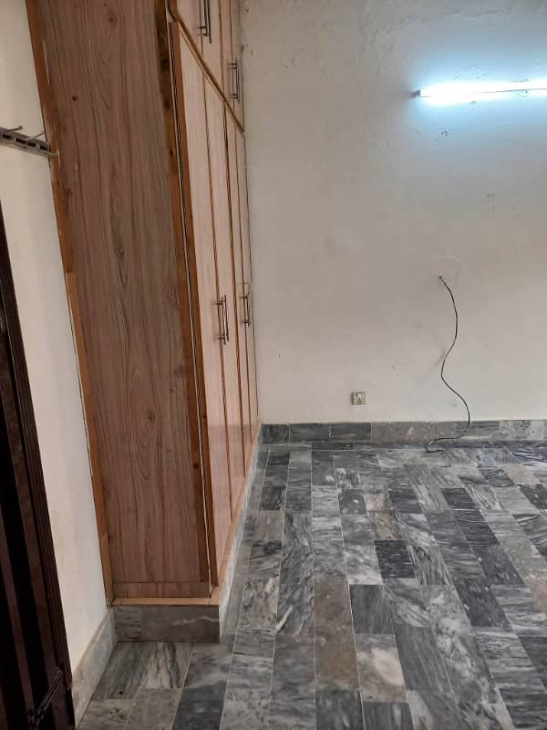 1 bed room with attach wash room kitchen for rent 2