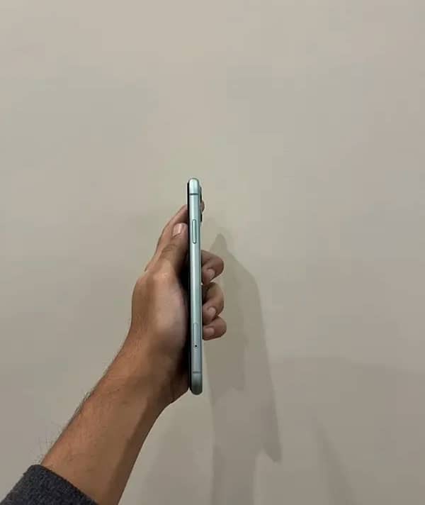 iPhone 11 Non Pta ( Factory Unlock ) 128gb 4