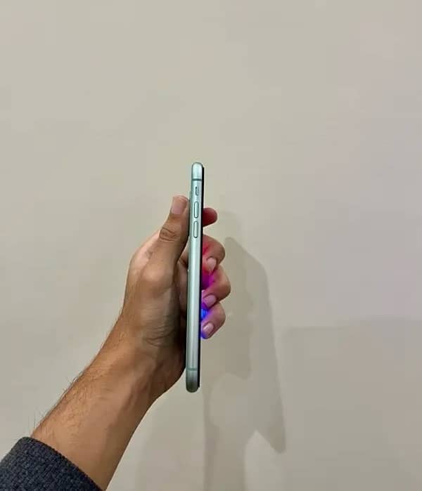 iPhone 11 Non Pta ( Factory Unlock ) 128gb 5