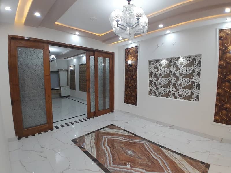 BRAND NEW HOUSE 8 MARLA LOWEST PRICE AVAILABLE FOR SALE IN BAHRIA ORCHARD LAHORE 11