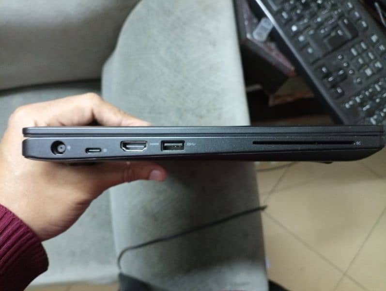 Dell Latitude 5290 2