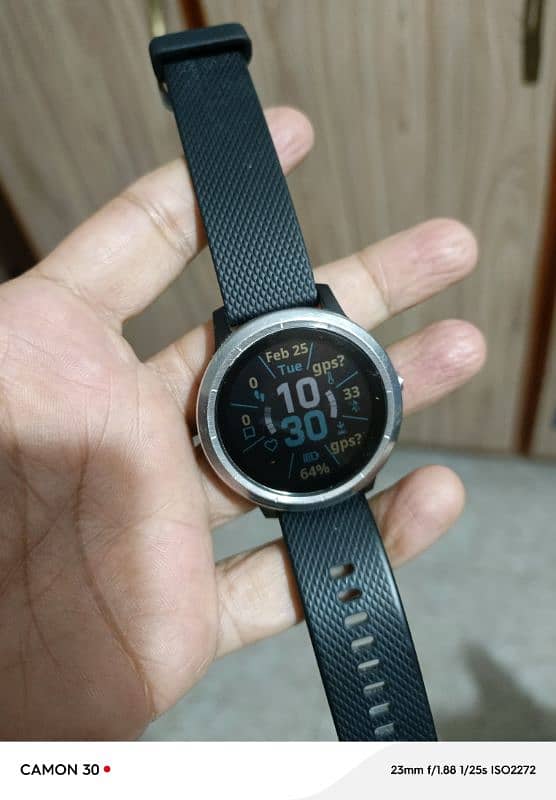 garmin vivoactive 3 mint condition. 1