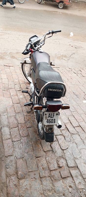 Honda CD 70 4