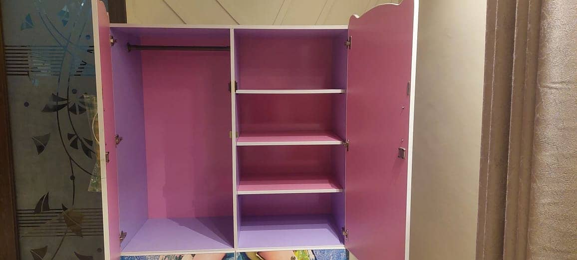 Kids Wardrobe in Excellent Condition (Just like New) 7