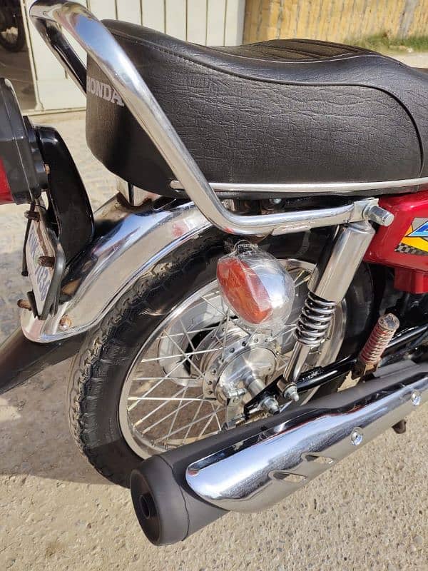 Honda CG 125 2015 model hai 9