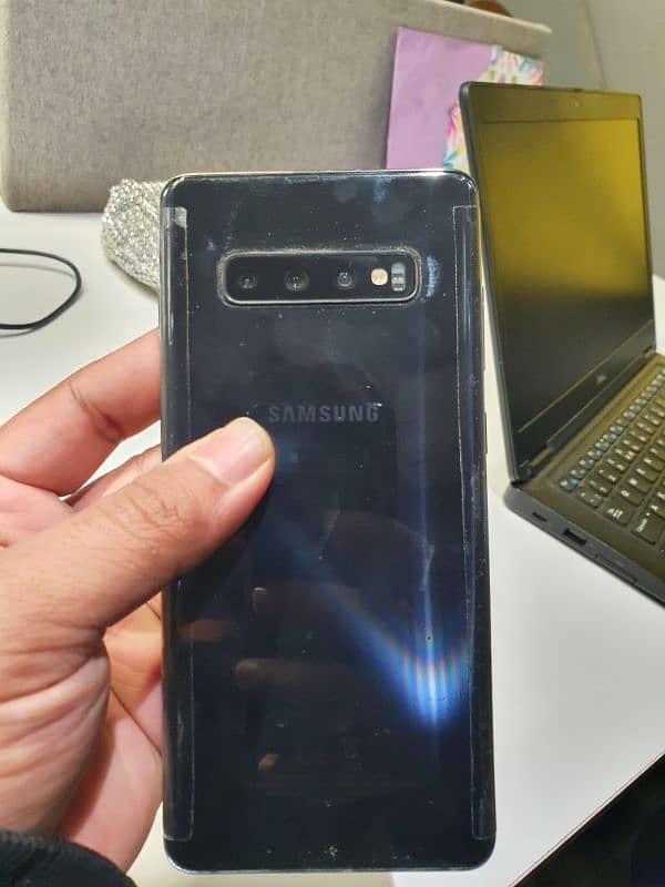 Samsung Galaxy S10+ (Black) 1