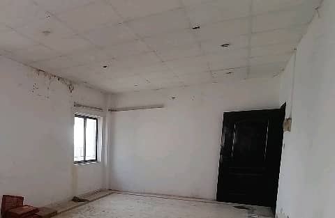 Fair-Priced 1800 Square Feet Office Available In Muslim Town 4