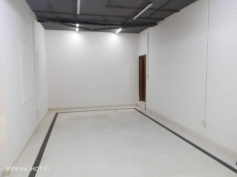 2700 Sq-feets Office Available At Rent In Shahrae Faisal 9