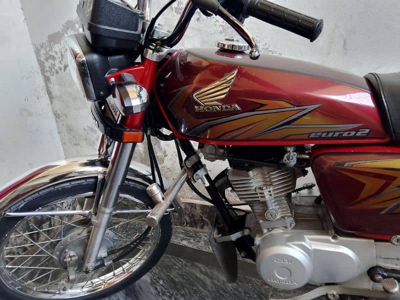 CG 125 Honda red colour 0