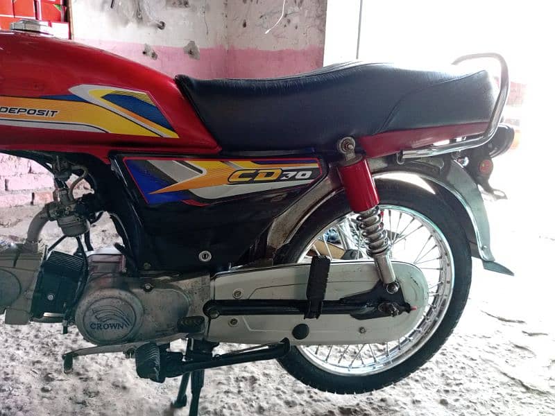 crown 70cc Faisalabad 1