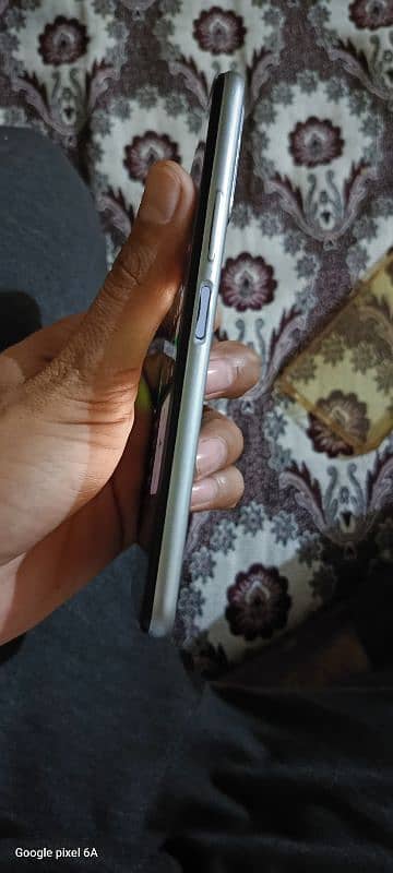 Vivo y20 . v2027.4+64Gb  neat and clean condition with box and charger 9