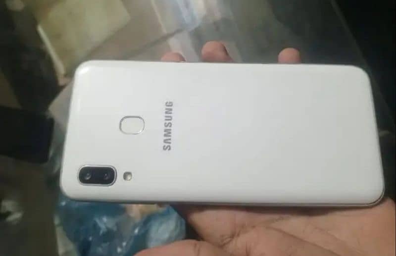 Samsung Galaxy A30 0