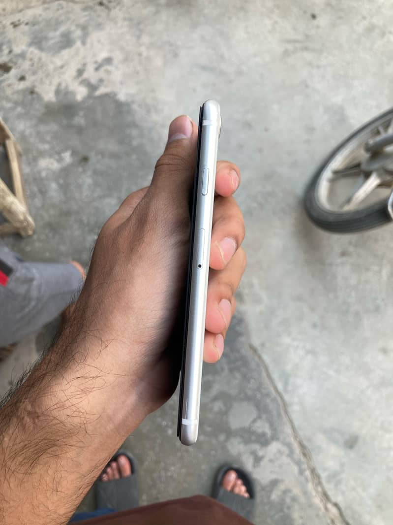 Apple iPhone SE 2020     (64gp) 1