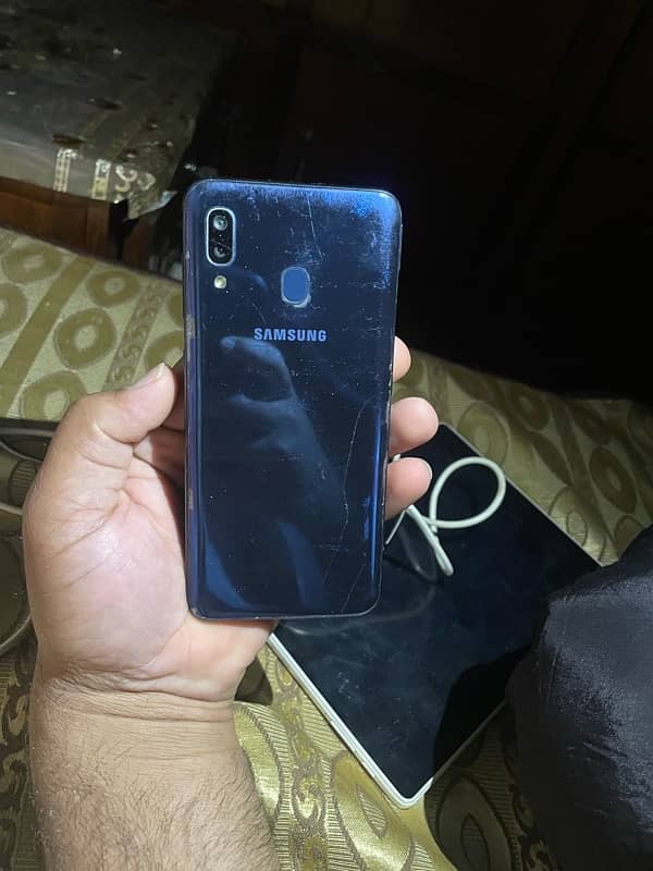 Samsung a20 3gb 32gb 4