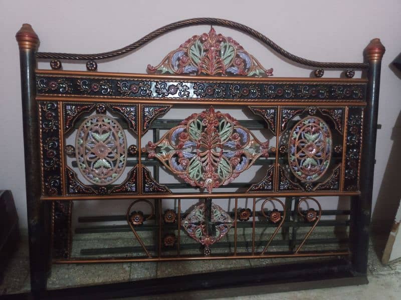 Double bed size 6/6 Iron Bed 0