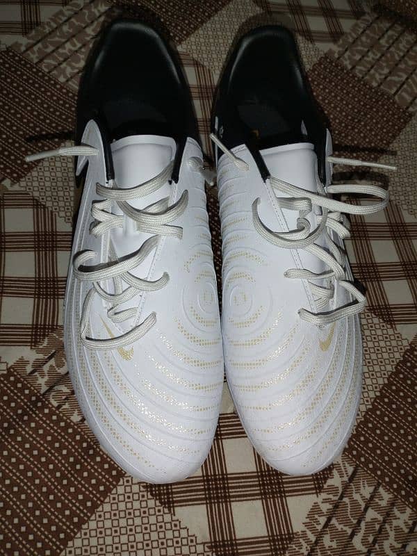 Football shoes 0