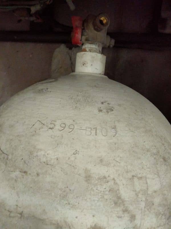 CNG cylinder 1