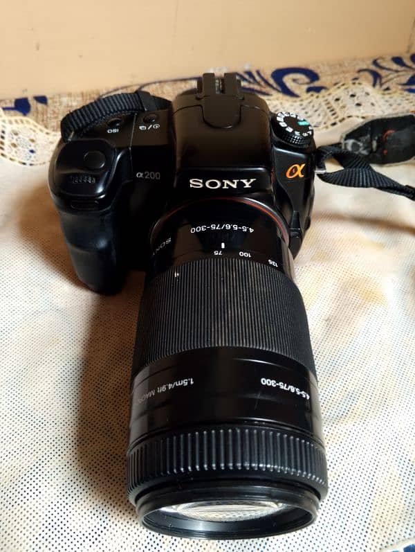 Sony a200 camera with 75_300 lens 1