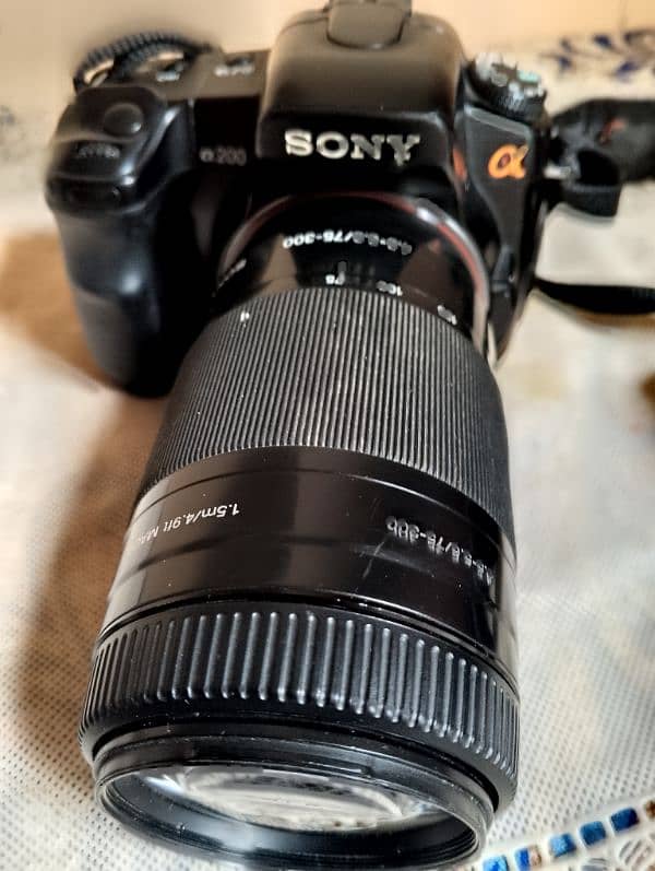 Sony a200 camera with 75_300 lens 16