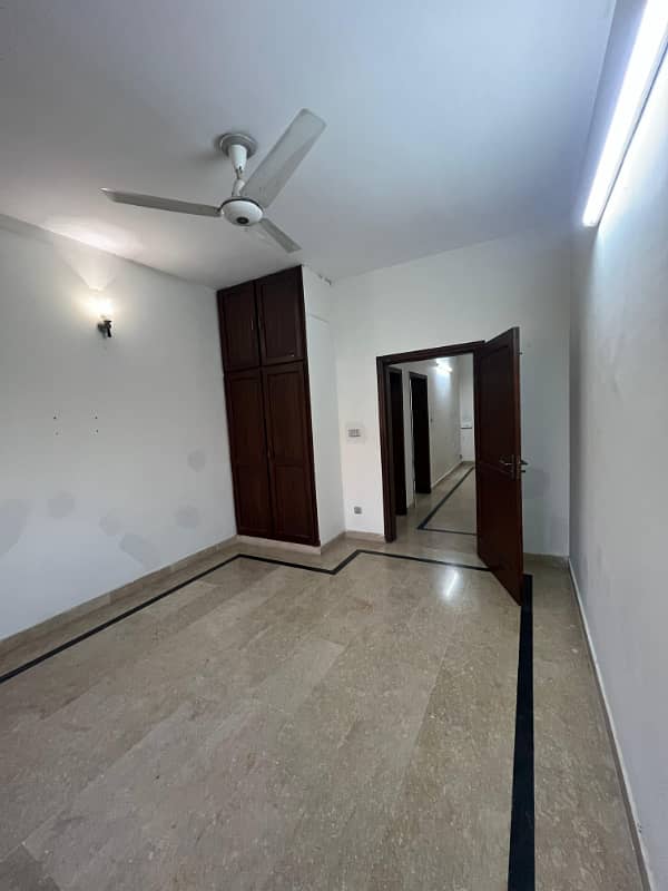 10 Marla upper portion for Rent in G-13/3 8