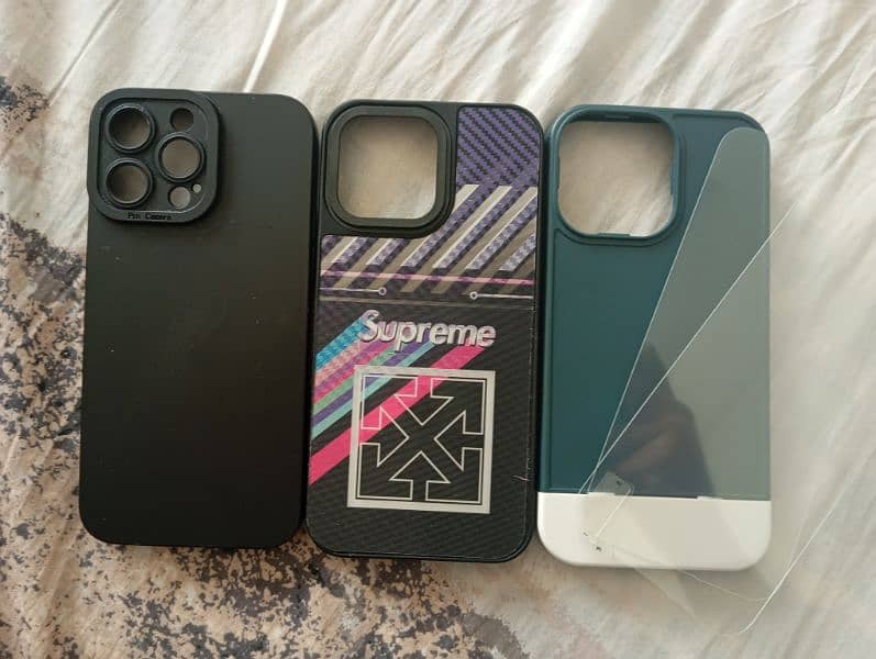 iPhone 14 pro max cases + screen protector ( urgent sale) 1