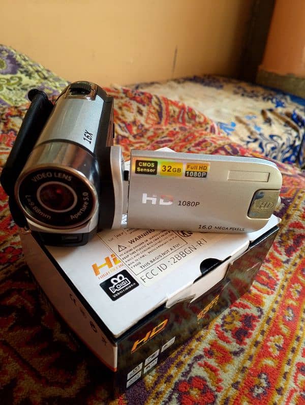 HD video camera handicam like new 4