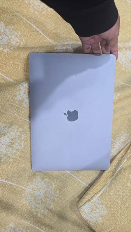 apple MacBook pro 13 used m2  mnep3 8 gb 256 gb silver cycle count 326 2