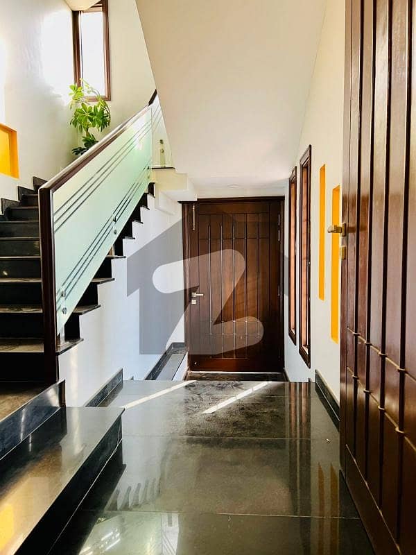 Prime Location 500 Square Yards House For Sale In DHA Phase 8 3