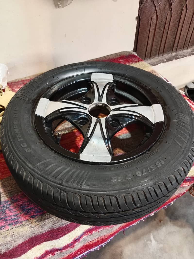 NEW TYRE AND ALLOYRIM ٹائر اور الائے ویل 8