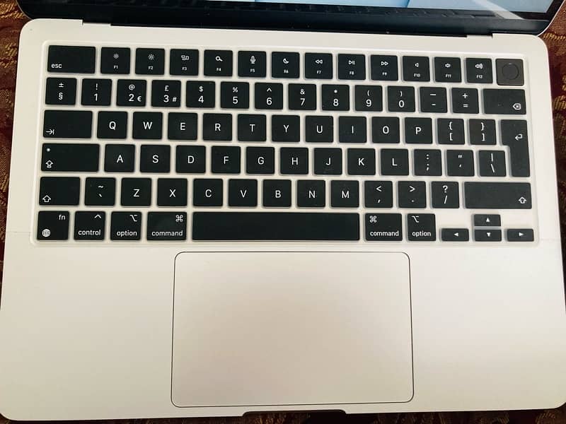 Apple Macbook Air M2 Brand new conditon 4