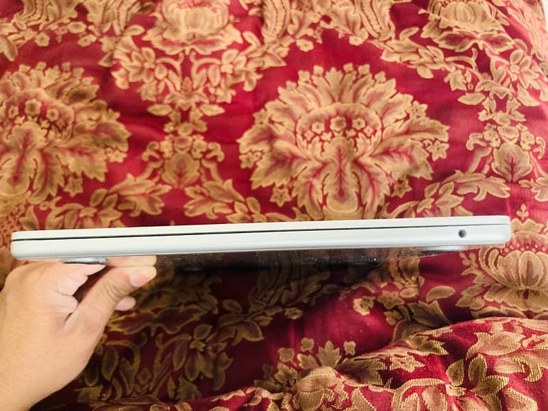 Apple Macbook Air M2 Brand new conditon 6