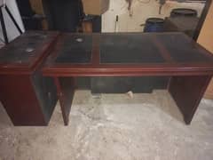 OFFICE TABLES LIKE NEW URGENT SALE