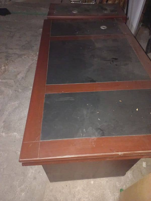 OFFICE TABLES LIKE NEW URGENT SALE 2