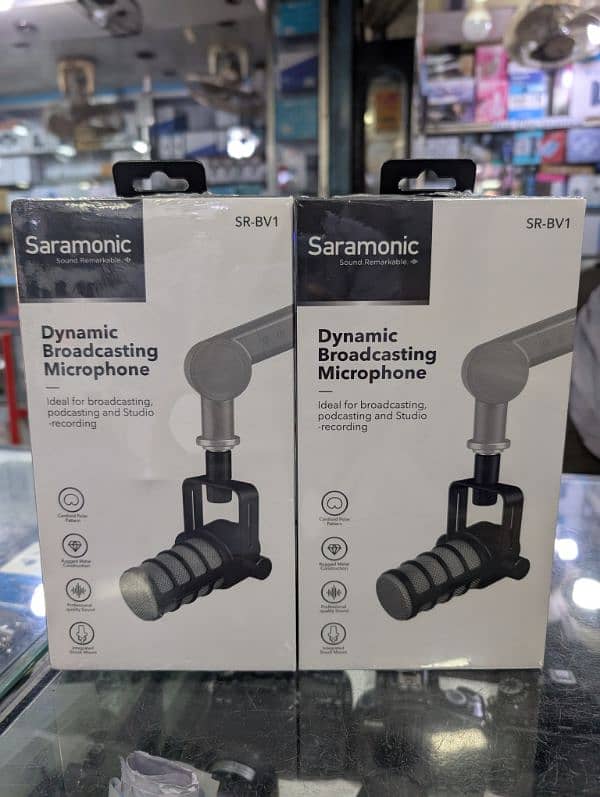 Podcast and Broadcast Dynamic Professional Saramonic SR BV1 Mic. 0