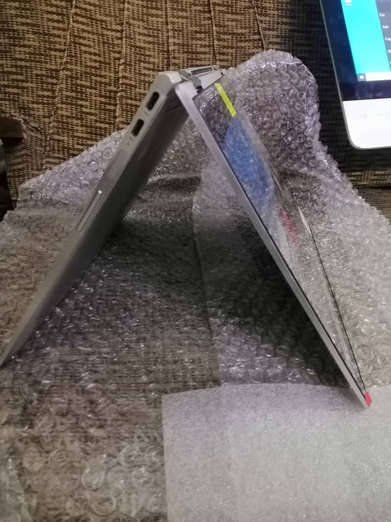HP Spectre Series Core i5 8th Gen 5
