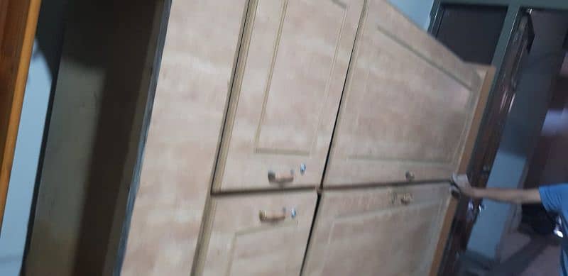 3 door wardrobe 1