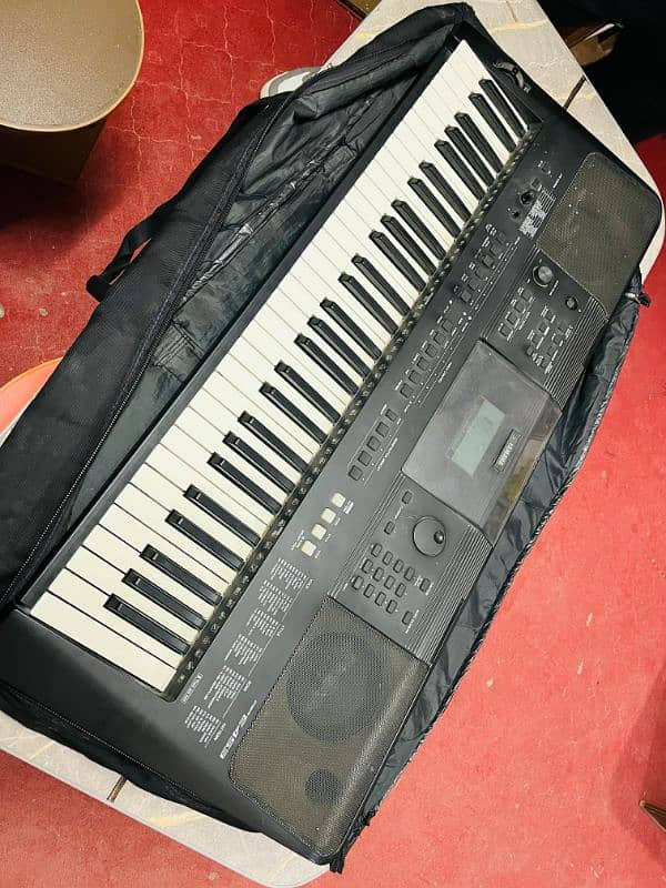 Yamaha PSR E453 3